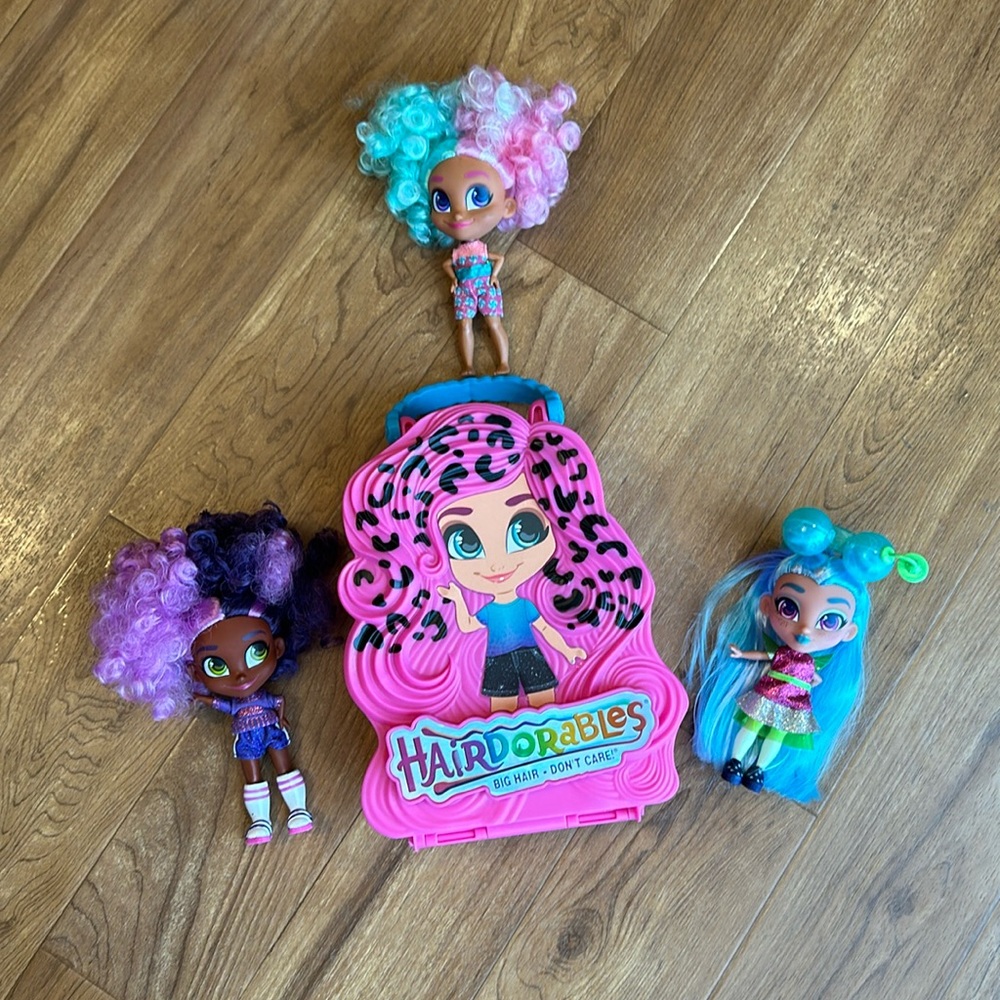 Set of 3 Hairdorable Dolls with One Carrying Case